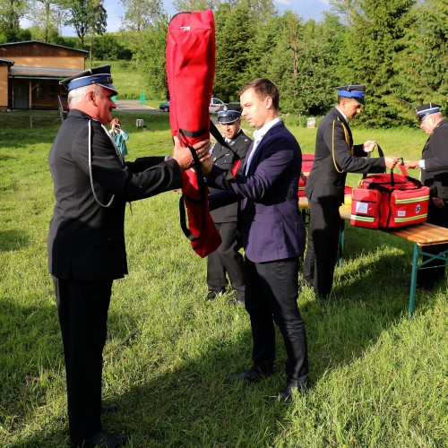 Przekazanie sprzętu dla Ochotniczych Straży Pożarnych